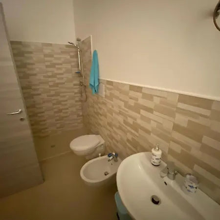 Villa Grande 300m From The Beach *